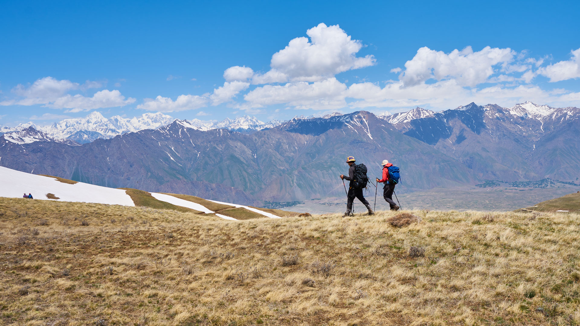 Hikers enjoying the view of the Pamir-Alai